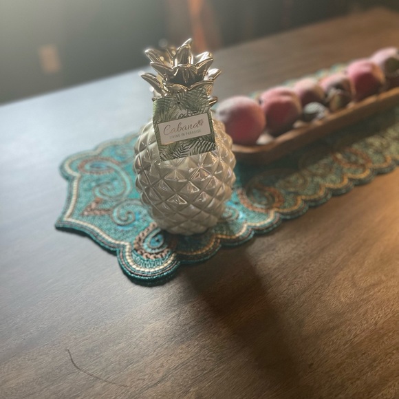 Two Ceramic Pineapples - Picture 2 of 5